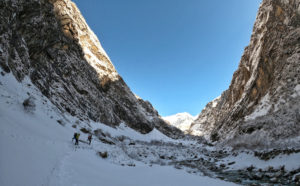 Approaching Machhapuchhre Base Camp ( 4 100m) with Manish