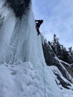 Triple  pitch 60 m - 30 m - 70 m on a frigid December day....long day.