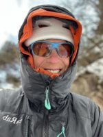 Ice climbin' ~ belaying not always the hot part